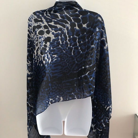 NWOT Blue Grey Animal Print Shawl Spring Scarf Head Wrap - Picture 10 of 15